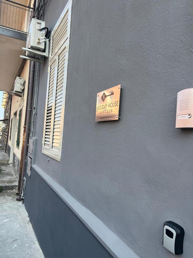 Holiday House Fifteen Catania Bagian luar foto