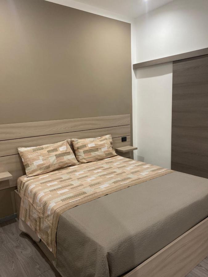 Holiday House Fifteen Catania Bagian luar foto